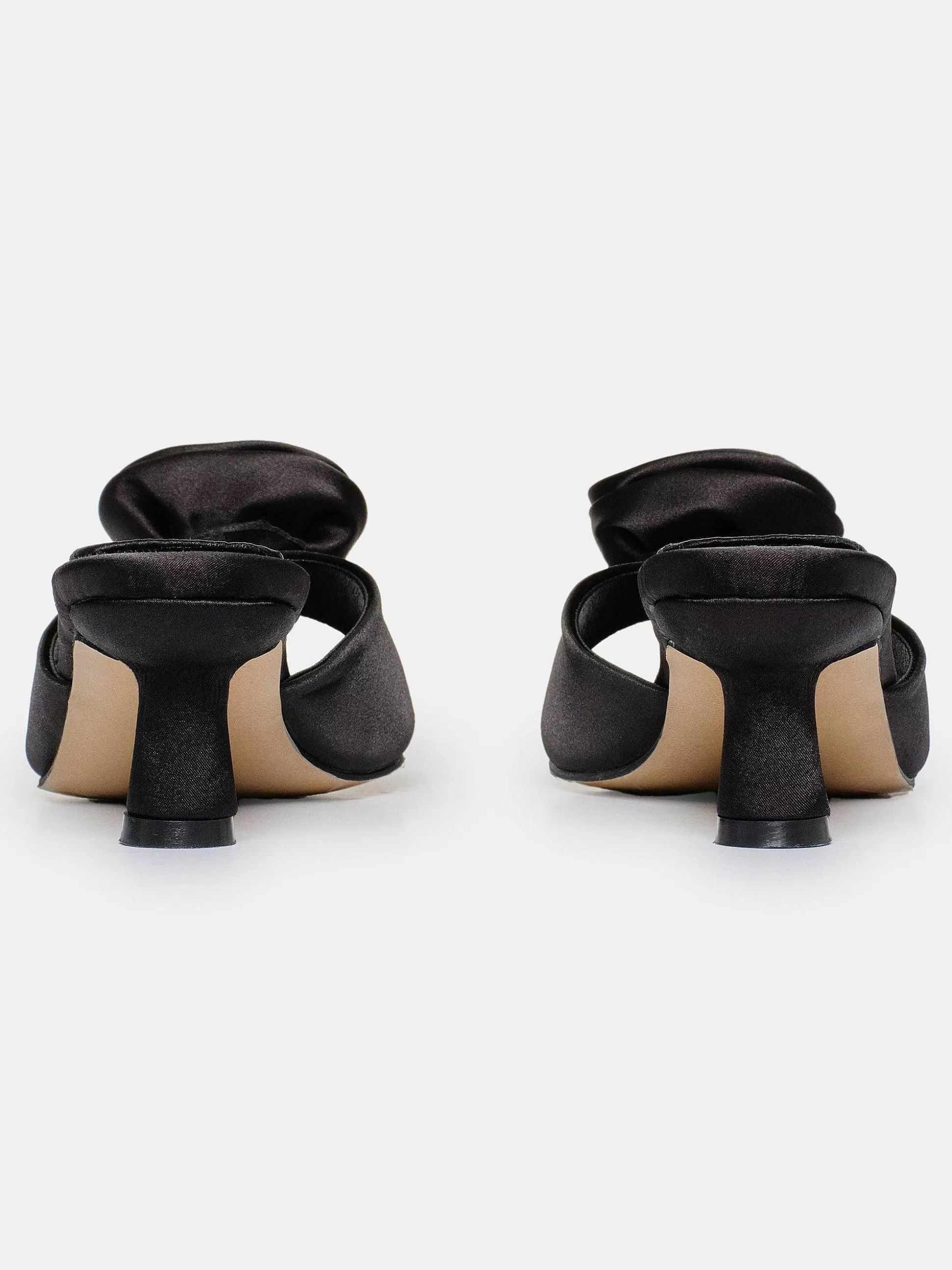 Source Unknown Mules En Satin Avec Appliques Roses, Noir Flash Sale