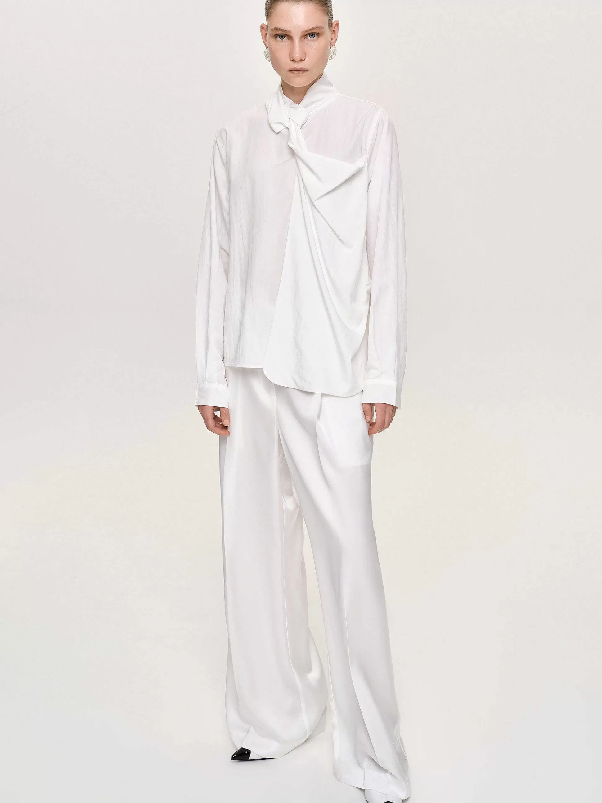 Source Unknown Pantalon Taiamo Fluide Satin, Blanc Flash Sale