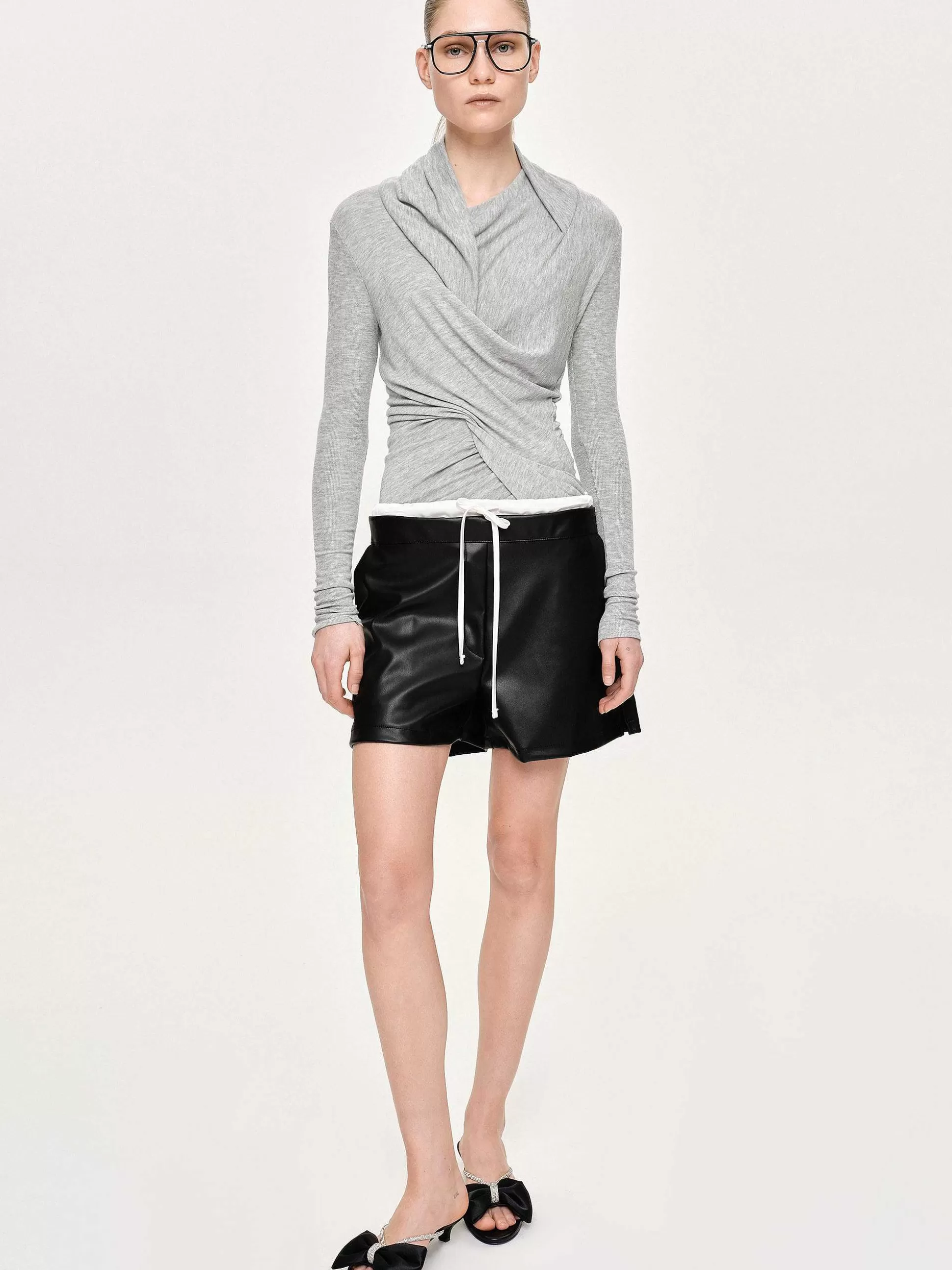 Source Unknown Short Superpose En Similicuir, Noir Cheap